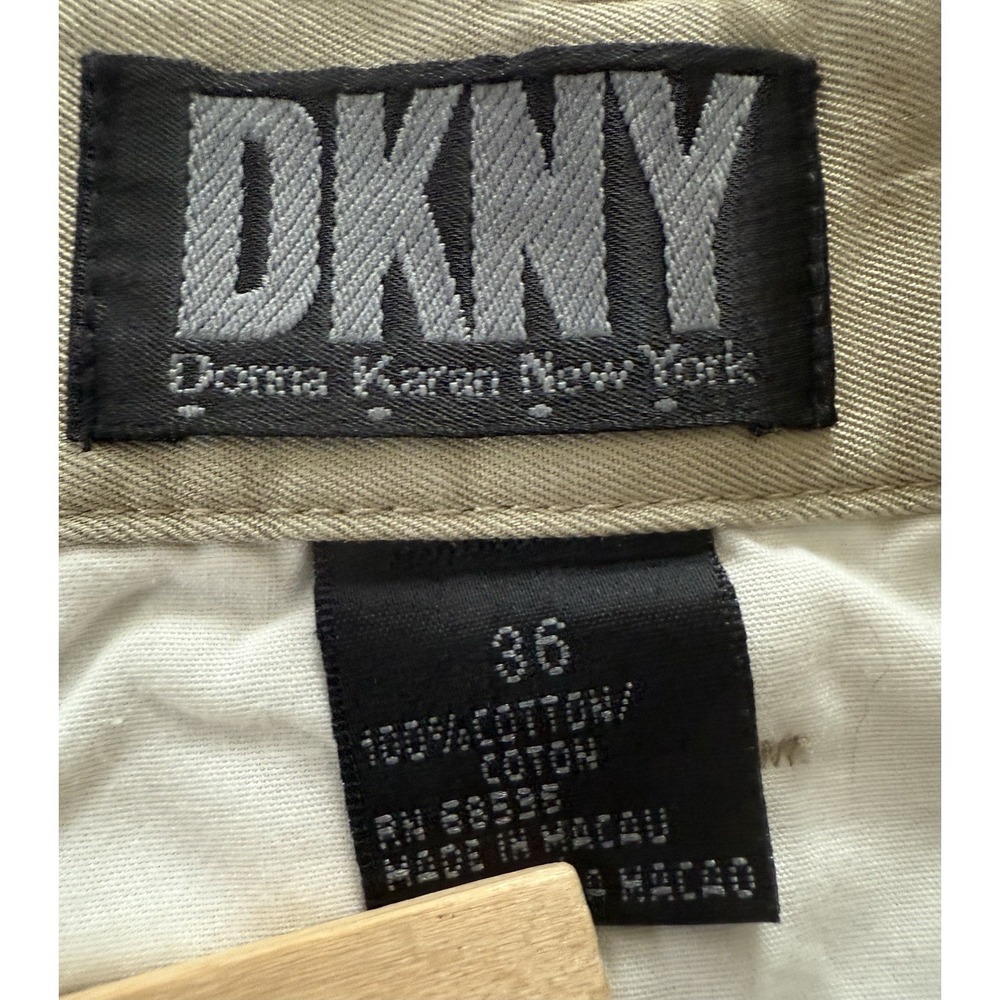 DKNY Shorts Size 36 Beige Modern Classic Khaki Lightweight - Picture 5 of 6